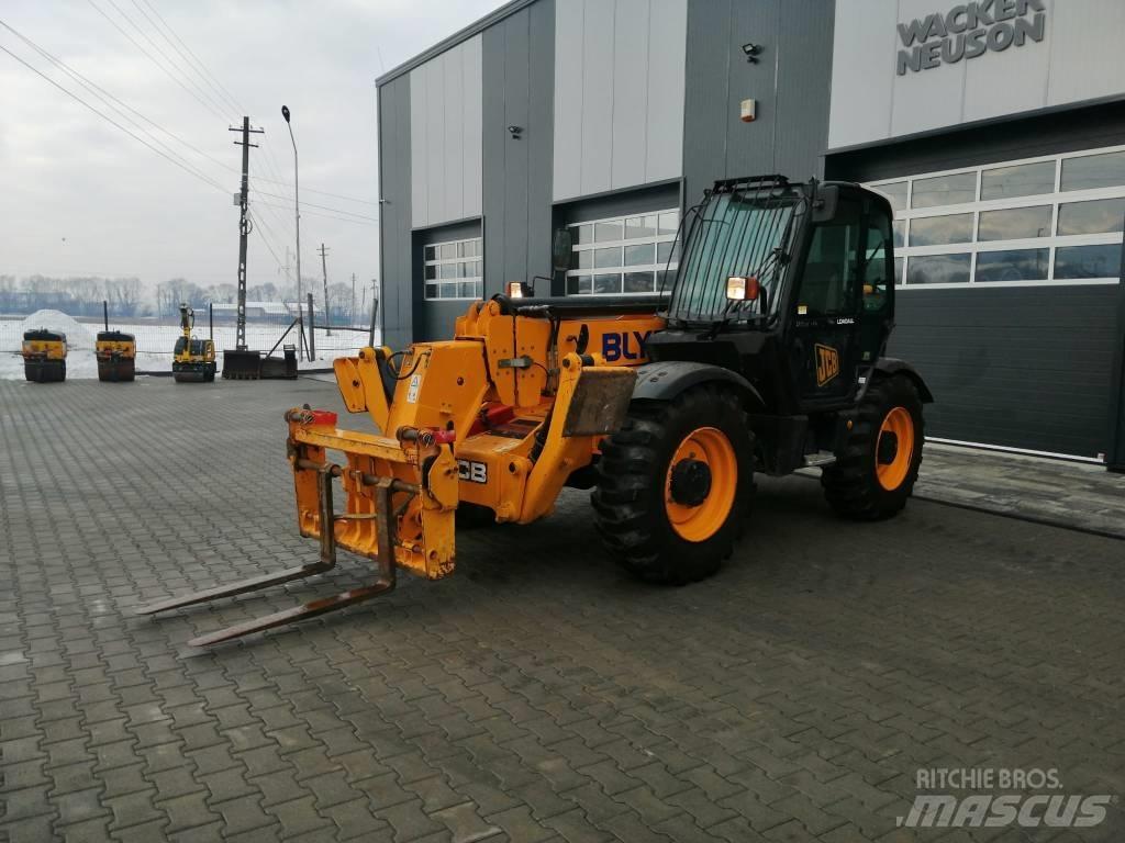 JCB 535-125 Teleszkópos gumikerekes rakodók