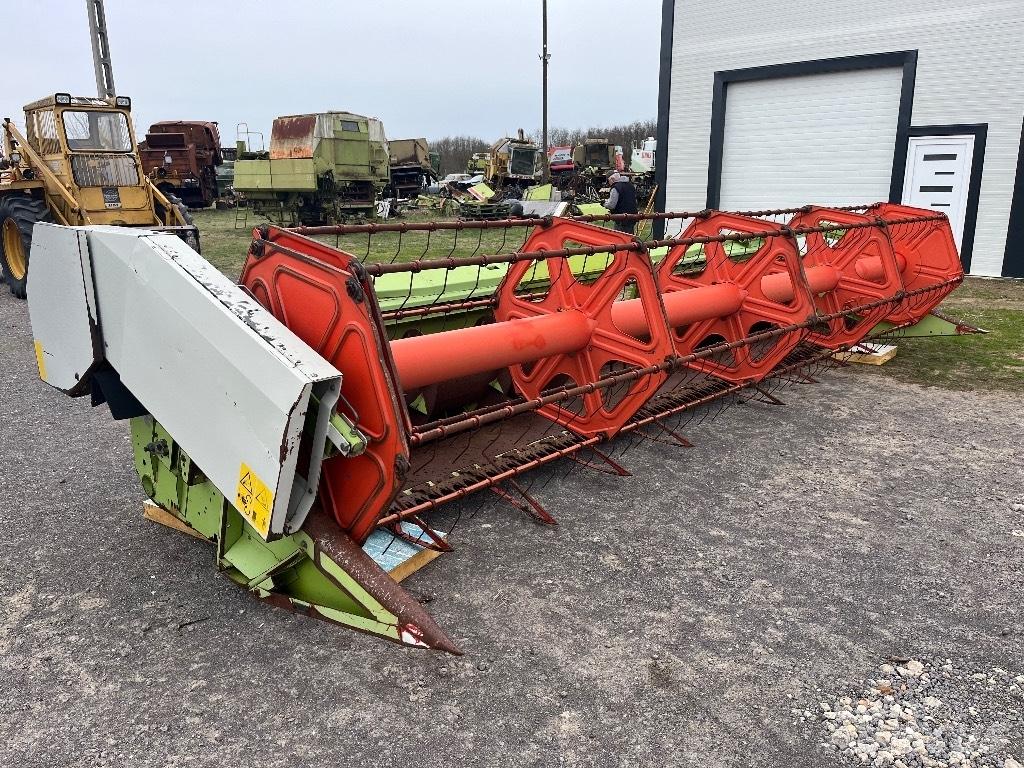 CLAAS C 600 Kombájn adapterek