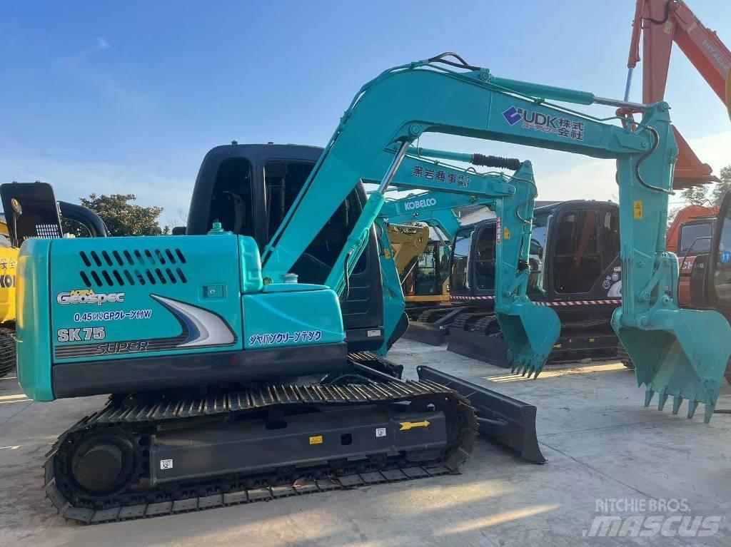 Kobelco SK75-8 Lánctalpas kotrók