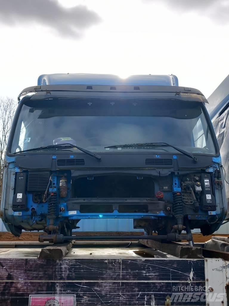 Volvo FM 9.320 Vezetőfülke és belső tartozékok