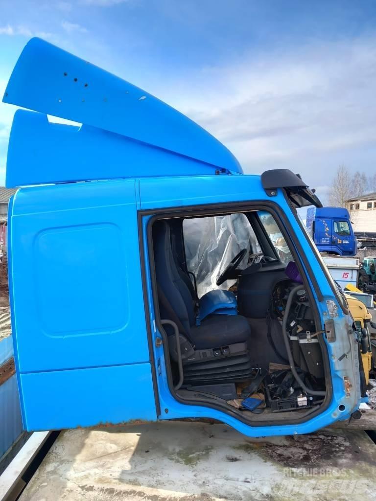 Volvo FM 9.320 Vezetőfülke és belső tartozékok