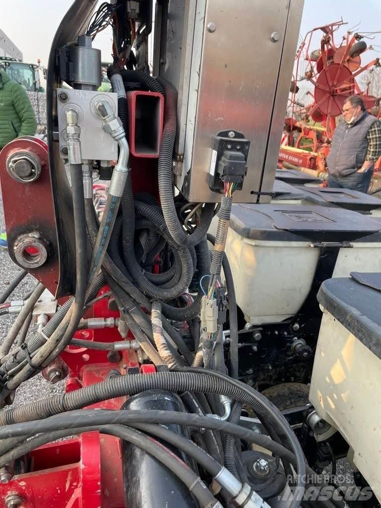 Kinze 8 FILE Szemenként vetőgépek
