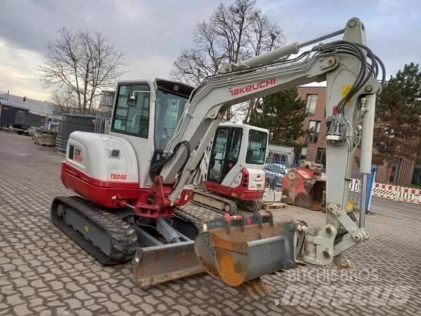 Takeuchi TB 240 DPF Mini kotrók < 7t