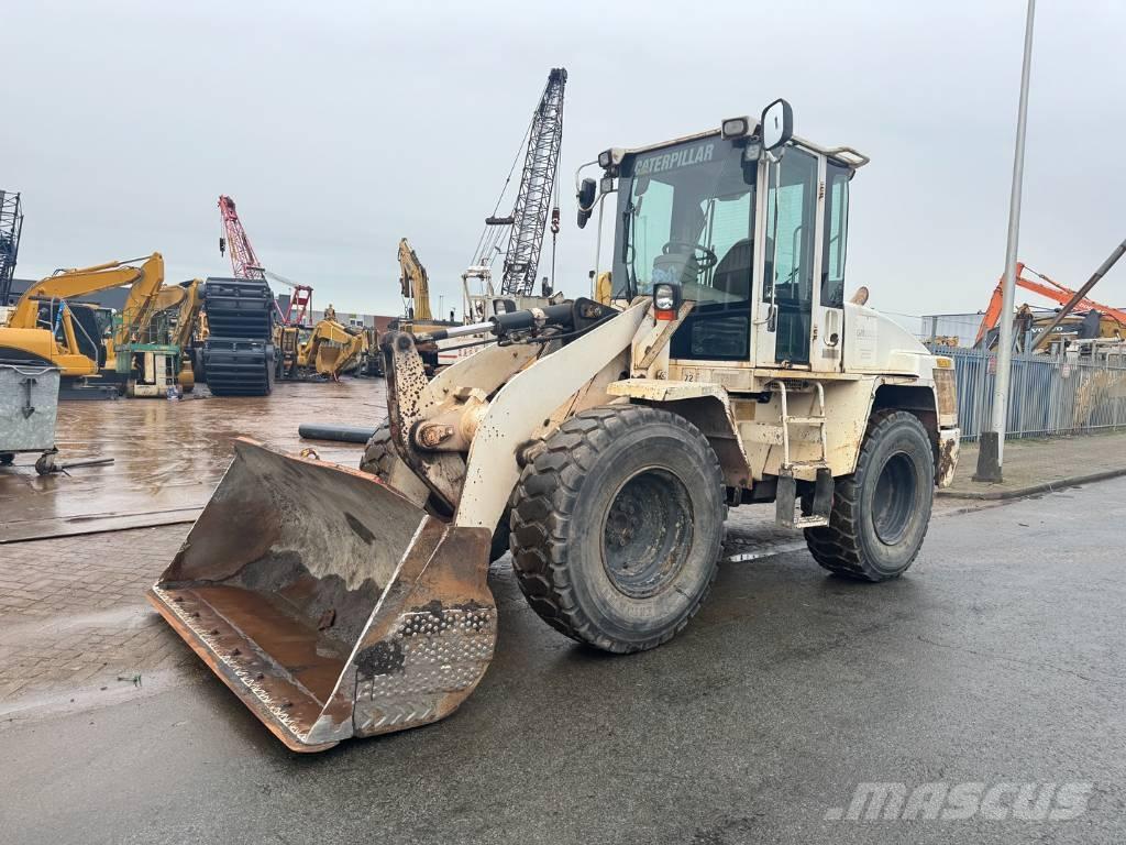 CAT 914 G Gumikerekes homlokrakodók
