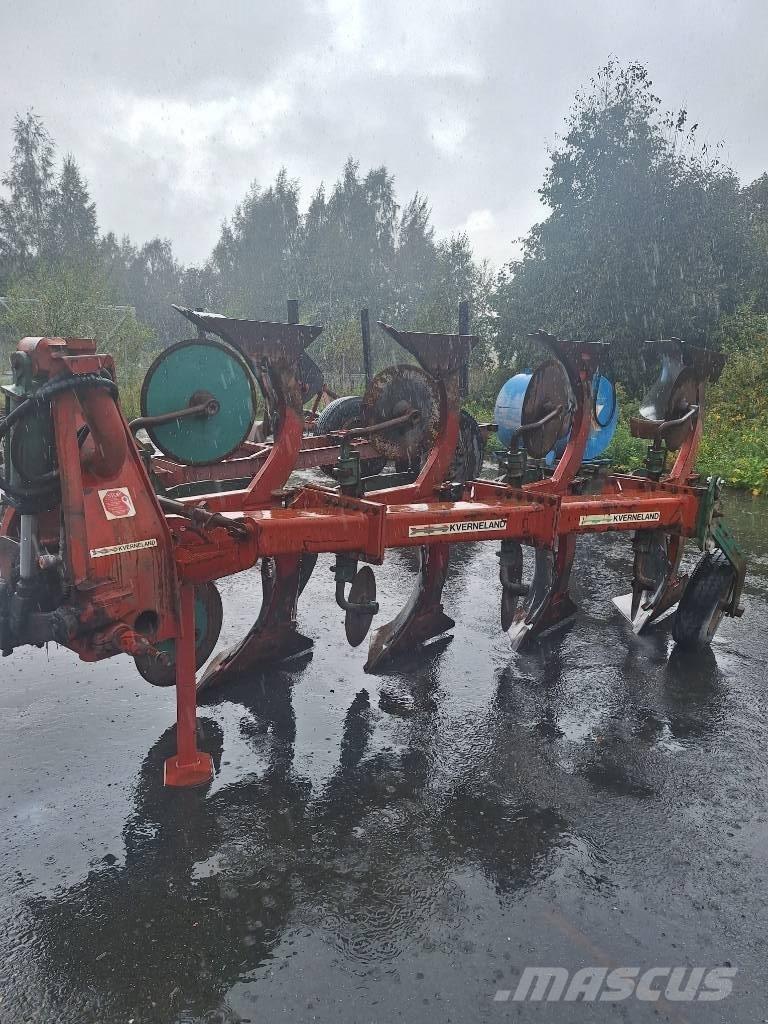 Kverneland W2 Váltvaforgató ekék