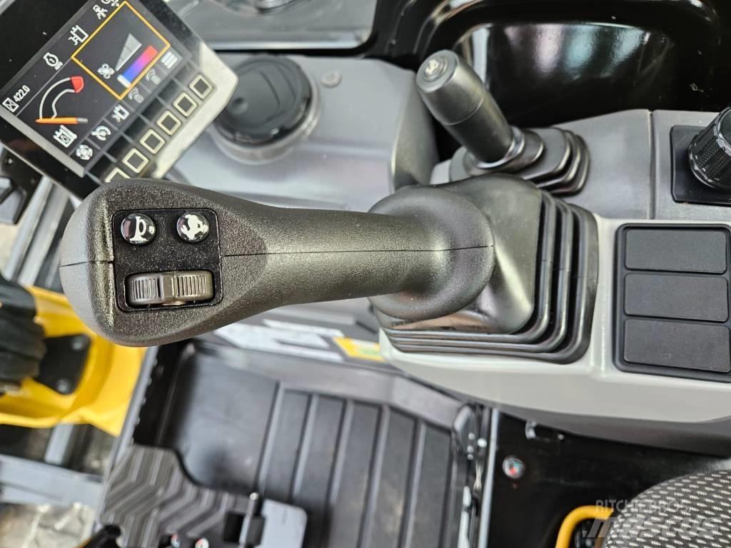 CAT 303 CR Mini kotrók < 7t