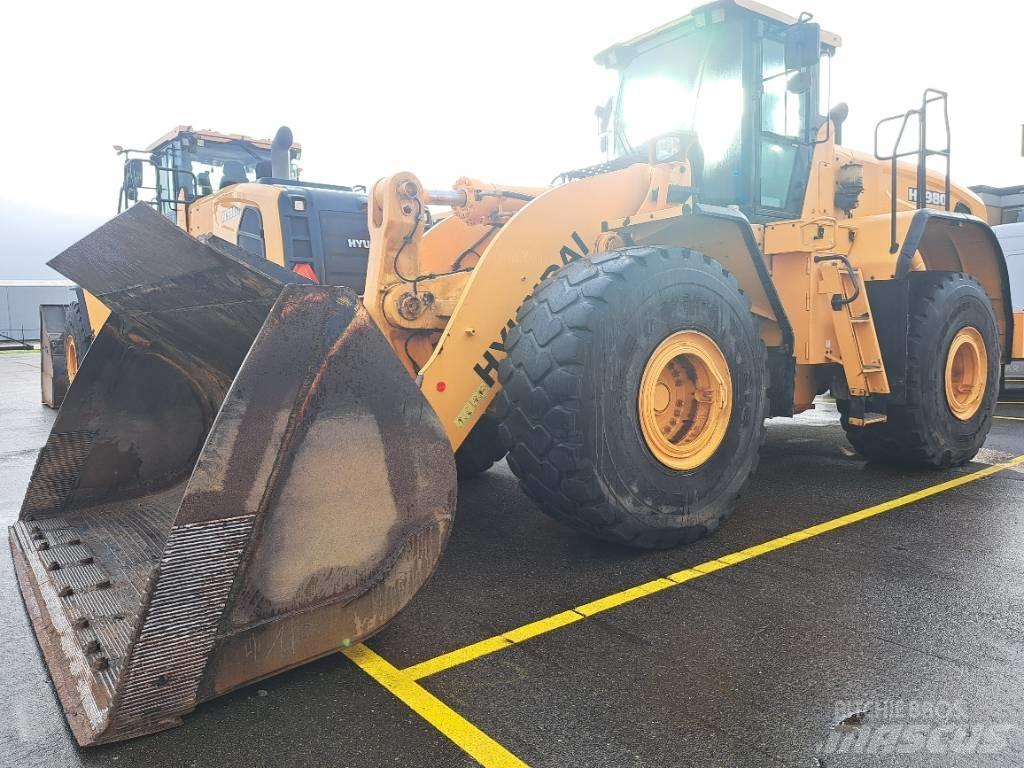 Hyundai HL980 Gumikerekes homlokrakodók