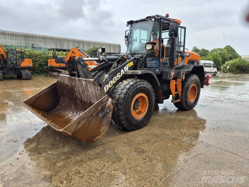 Doosan DL 250-7 Gumikerekes homlokrakodók