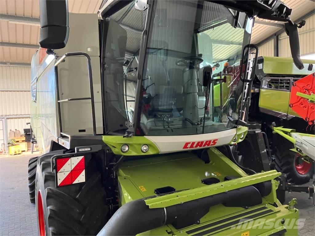 CLAAS TRION 730 Kombájnok