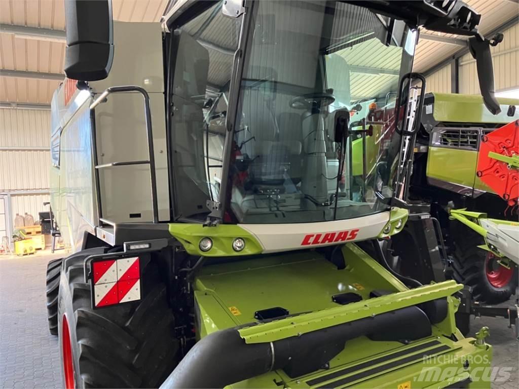 CLAAS TRION 730 Kombájnok