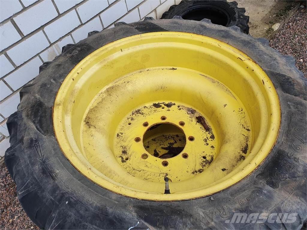 Kleber 270/95R32 Gumiabroncsok, kerekek és felnik
