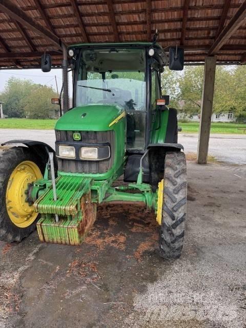 John Deere 5820 Traktorok