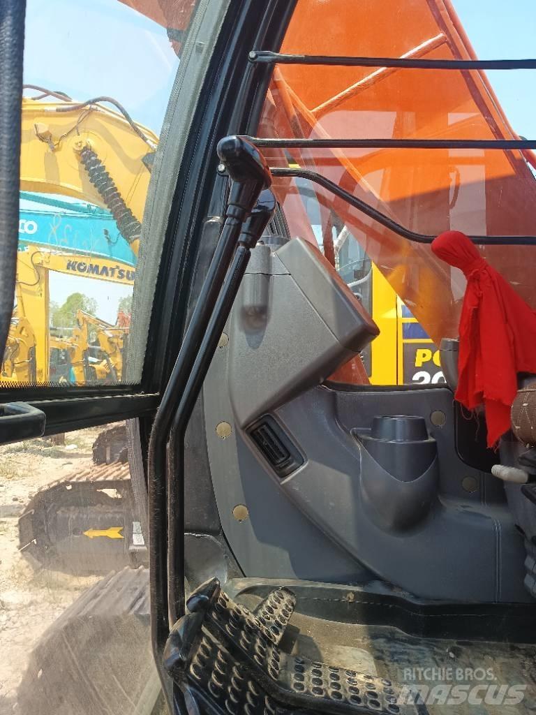Hitachi ZX 120 Közepes (midi) kotrók 7 t - 12 t