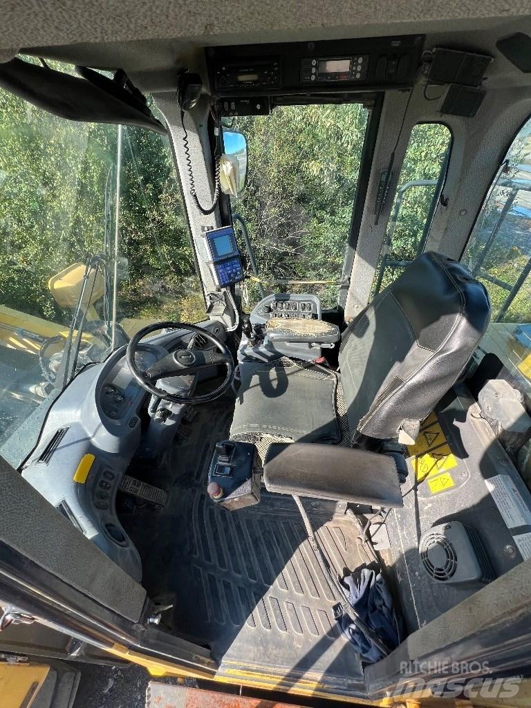 Komatsu WA 500-6 Gumikerekes homlokrakodók
