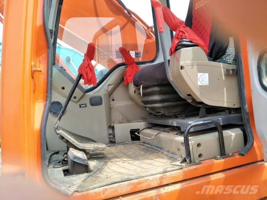 Doosan 225 Lánctalpas kotrók