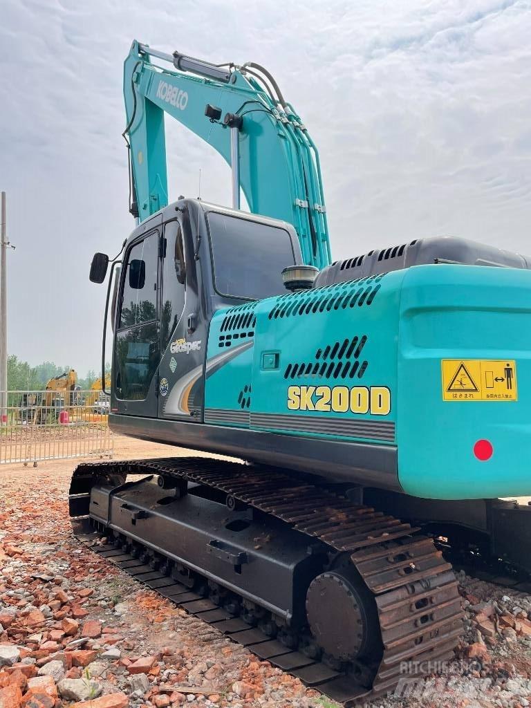 Kobelco 200 Lánctalpas kotrók