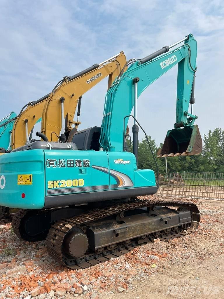Kobelco 200 Lánctalpas kotrók