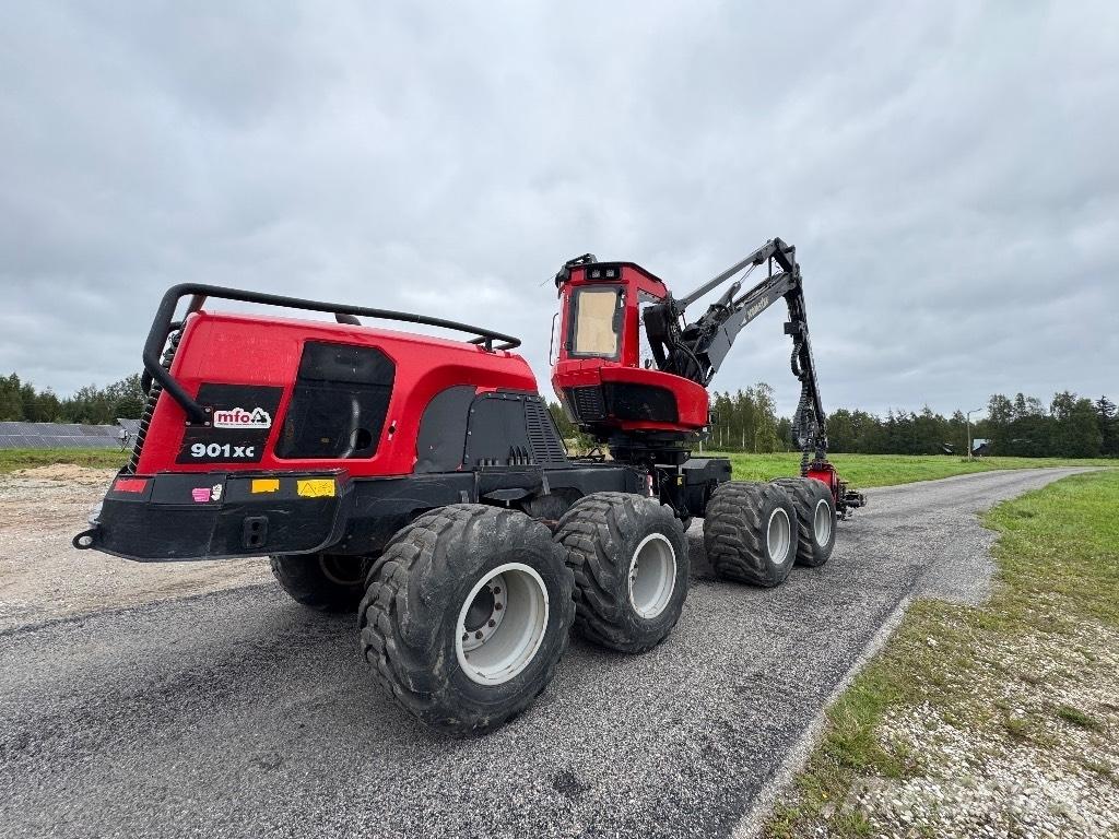 Komatsu 901 XC Betakarítók