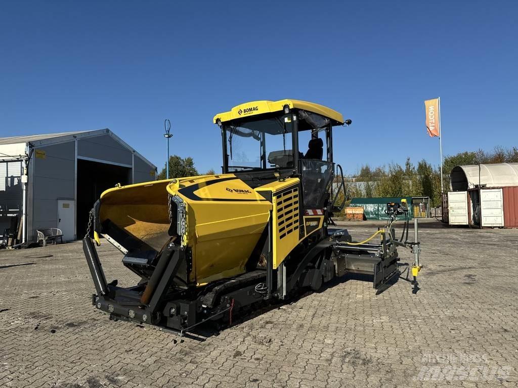 Bomag BF 300 C-2 Aszfalt terítõ gépek