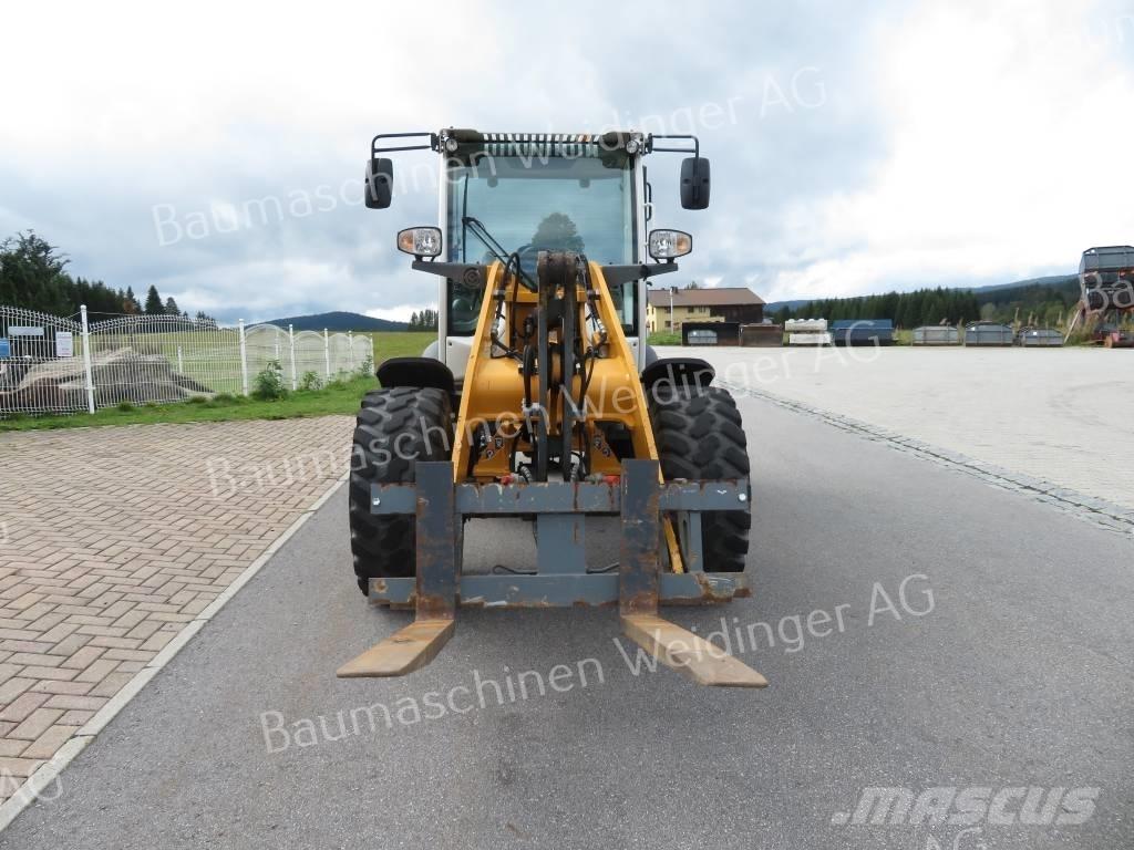 Liebherr 506 Gumikerekes homlokrakodók