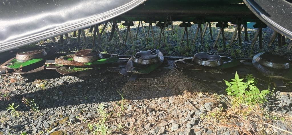 John Deere 131 Öntöző Kaszák