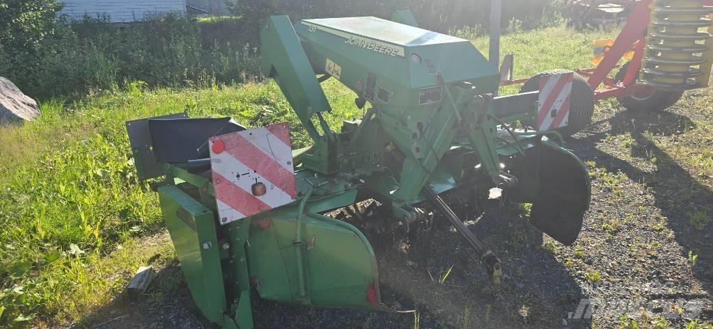 John Deere 131 Öntöző Kaszák