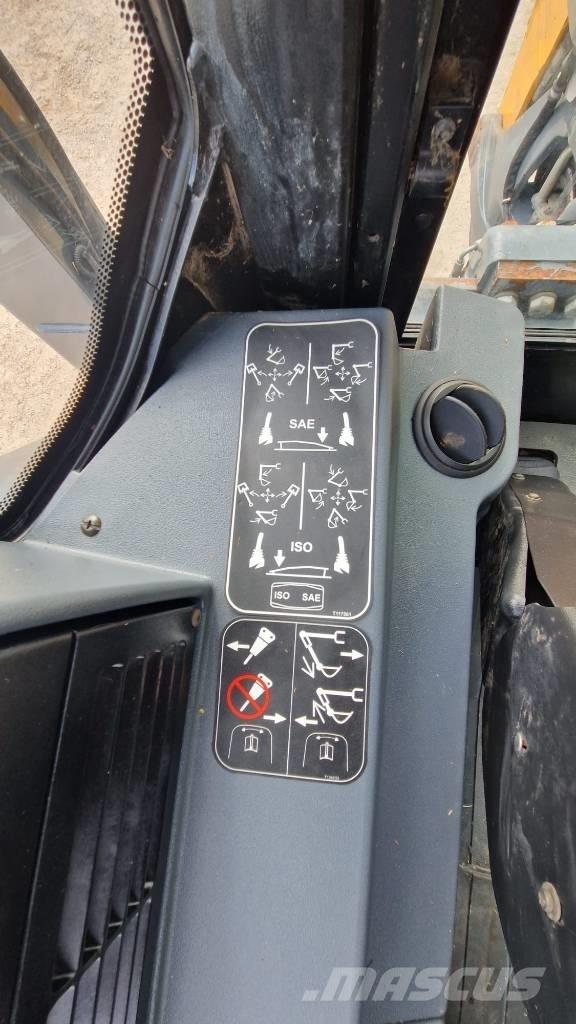 Terex TLB 890 Kotrórakodók