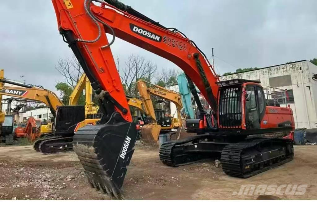 Doosan DX 340 Lánctalpas kotrók