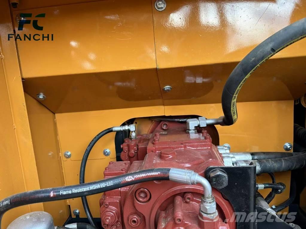 Hyundai 220LC-9S Lánctalpas kotrók