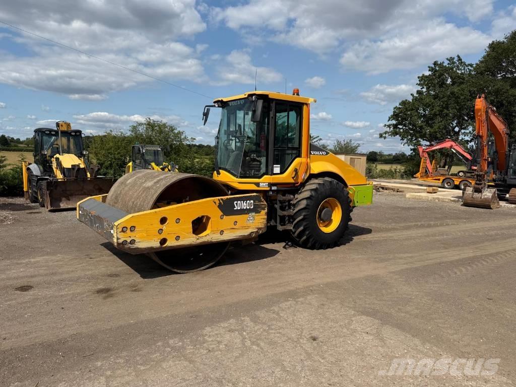 Volvo SD 160 B Pneumatikus kerekes hengerek