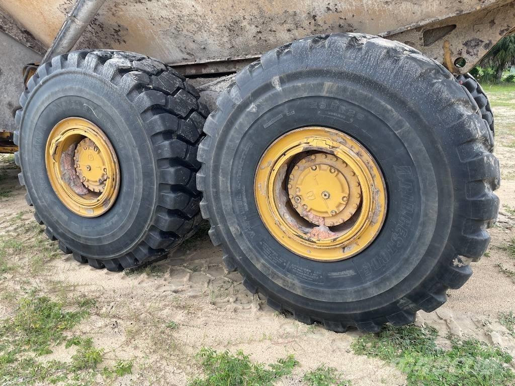 CAT 740 GC Csuklósdömperek