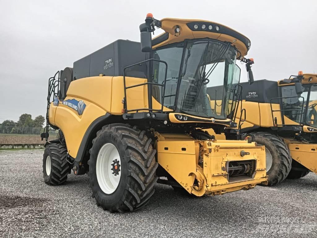New Holland CR 7.90 Kombájnok