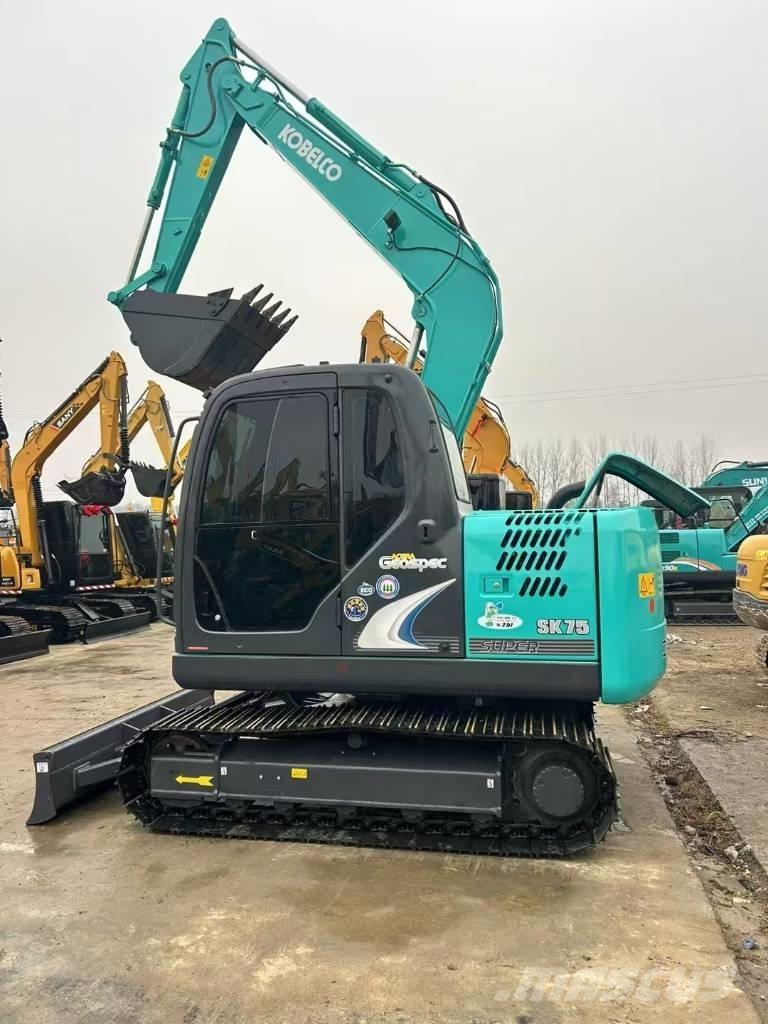 Kobelco SK 75 Lánctalpas kotrók