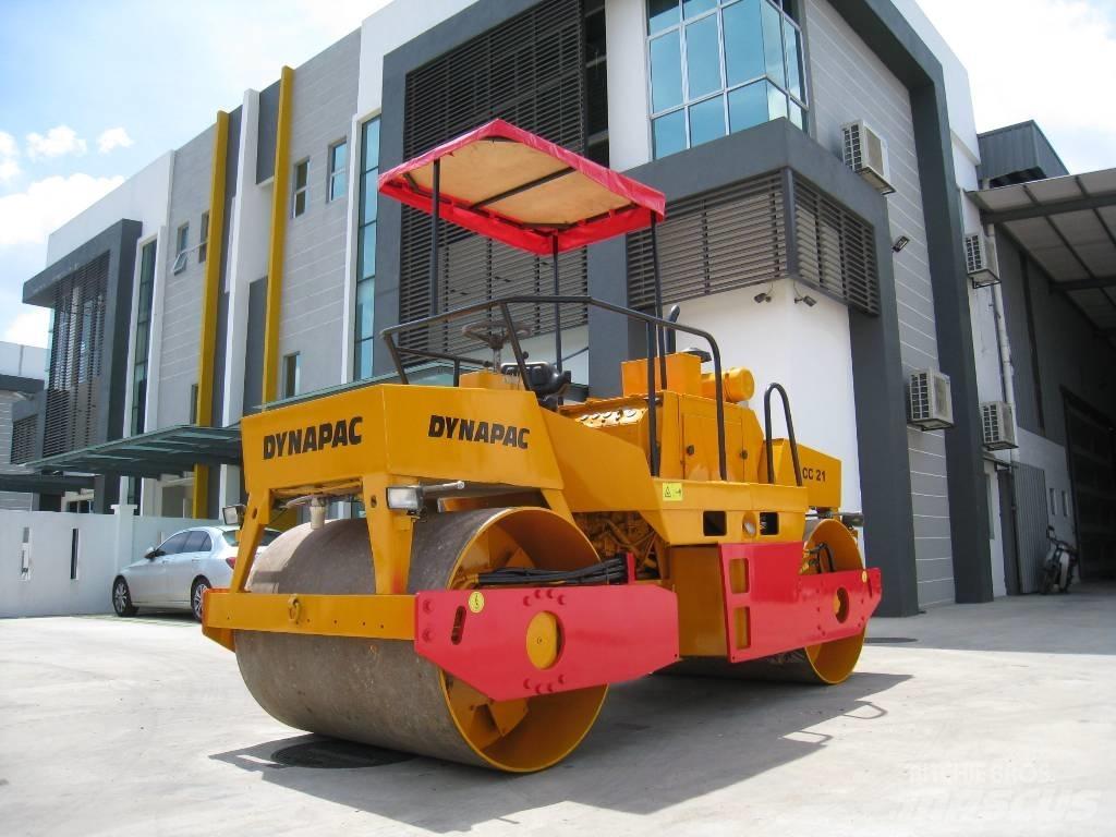Dynapac CC 211 Ikerdobos hengerek