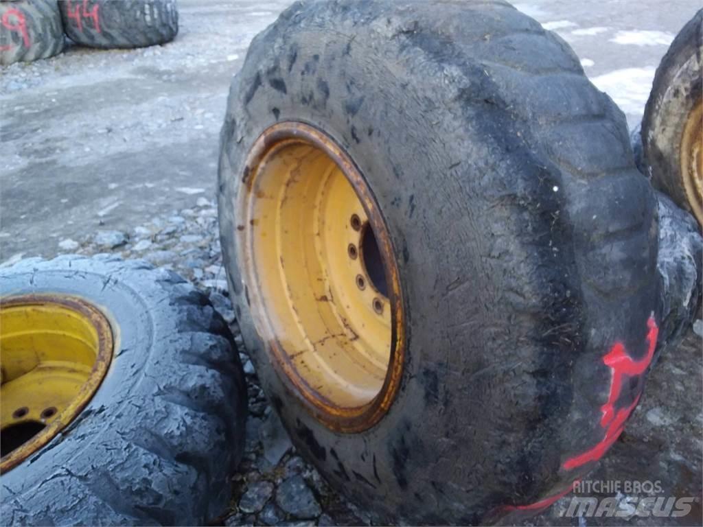 LS 17,5x25 Gumiabroncsok, kerekek és felnik