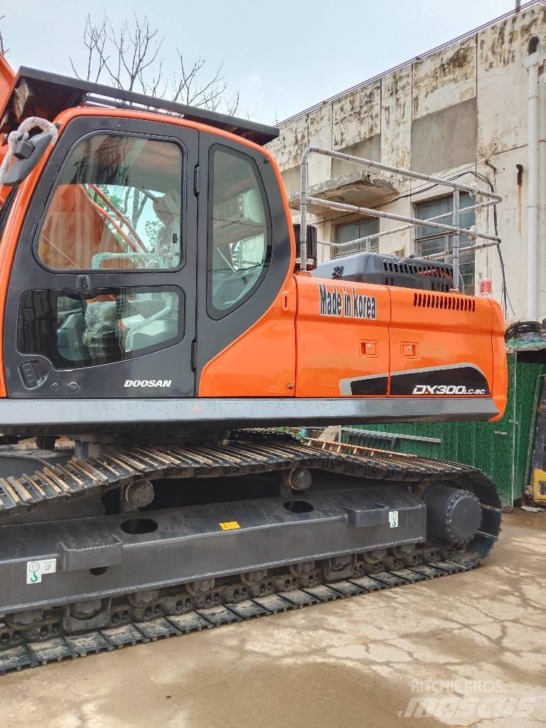 Doosan DX300 Lánctalpas kotrók