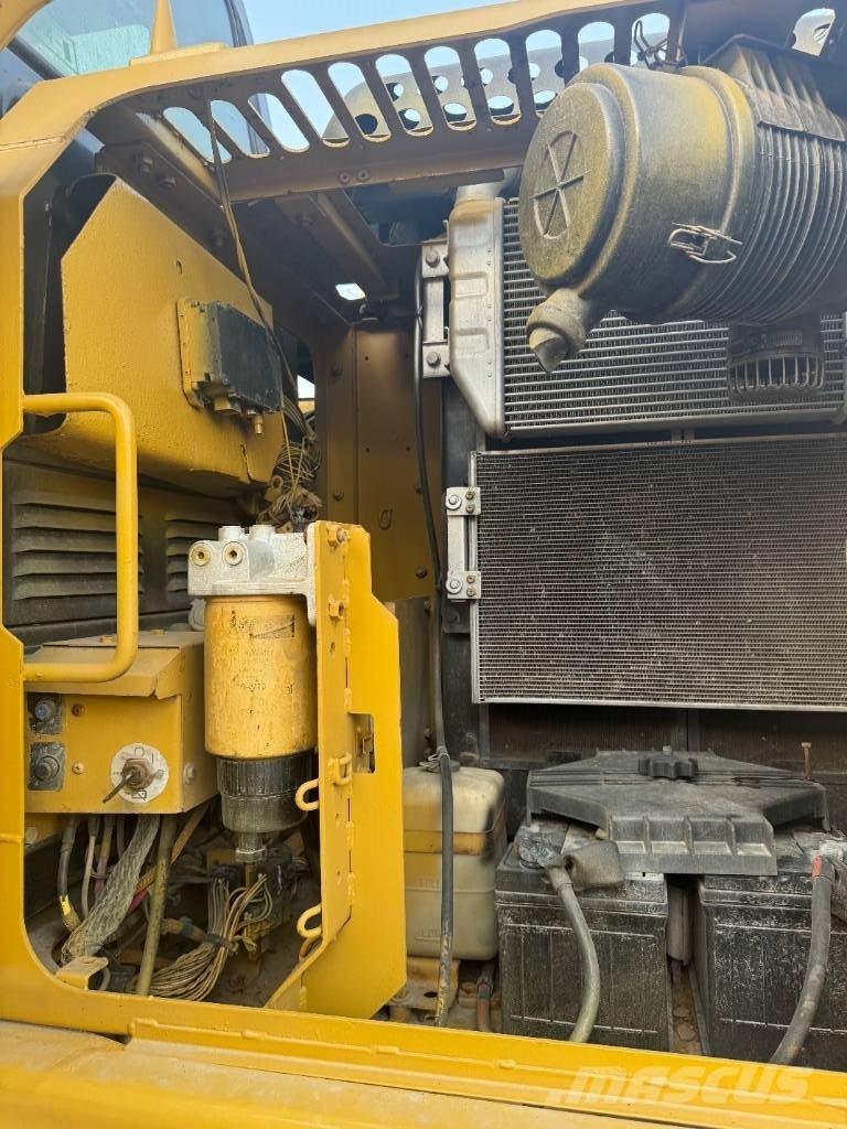 CAT 313 D Lánctalpas kotrók