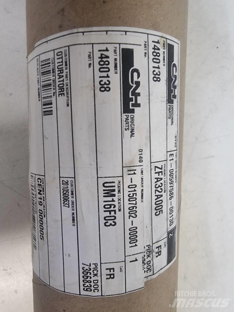 O&K RH/MH  1480138 Vezetőfülke és belső tartozékok