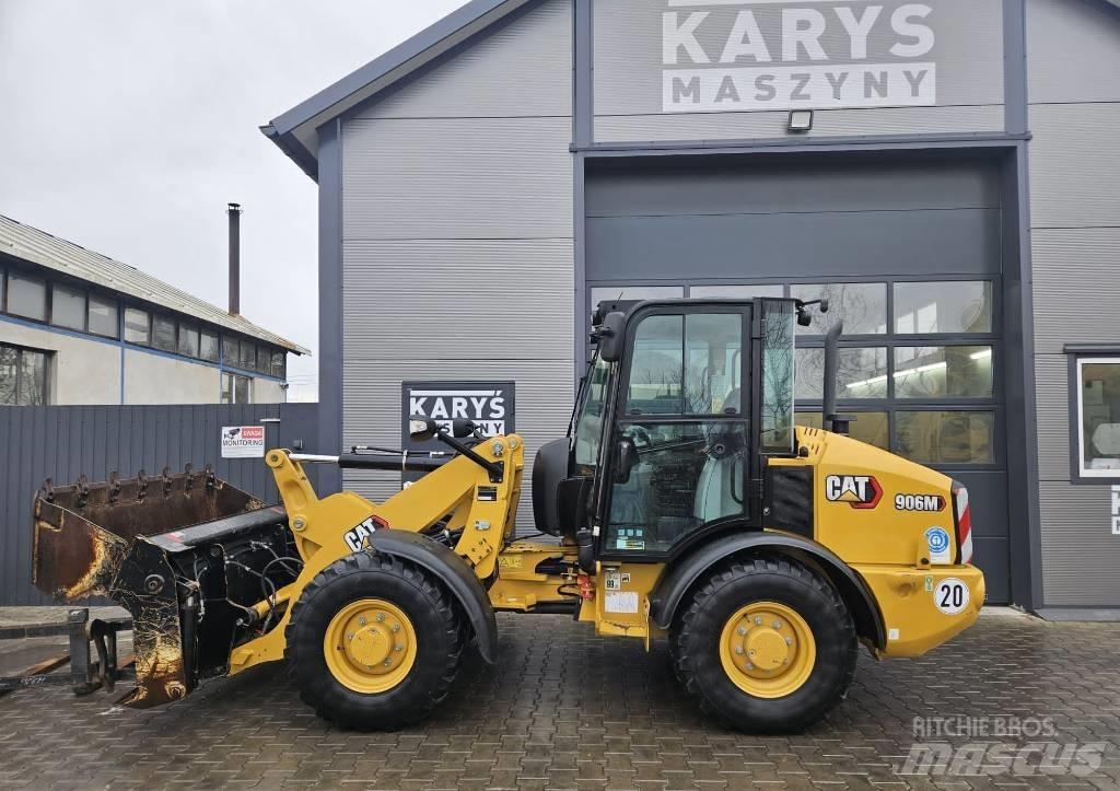 CAT 906M Gumikerekes homlokrakodók