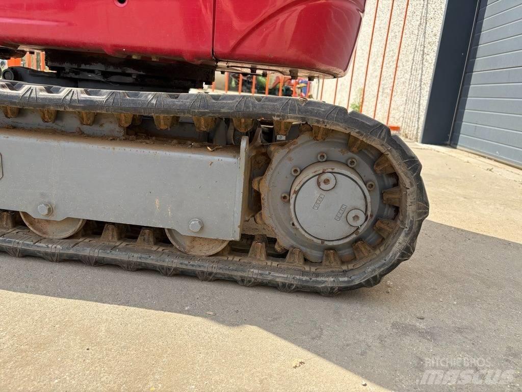 Takeuchi TB 210 R Mini kotrók < 7t