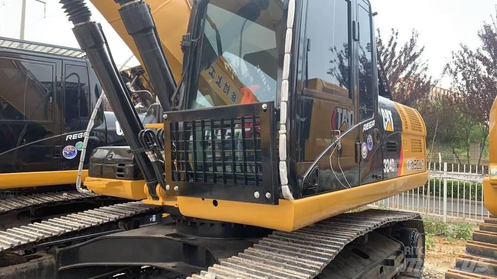 CAT 324 D L Lánctalpas kotrók