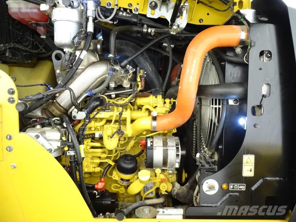 CAT 914 Gumikerekes homlokrakodók