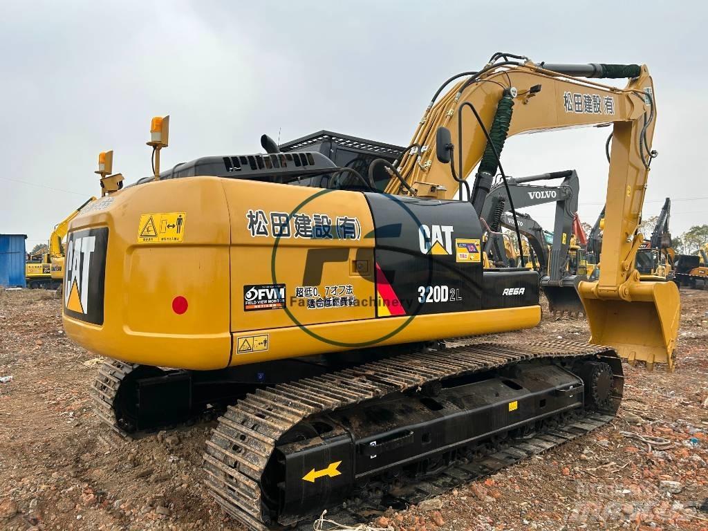 CAT 320 D2L Lánctalpas kotrók