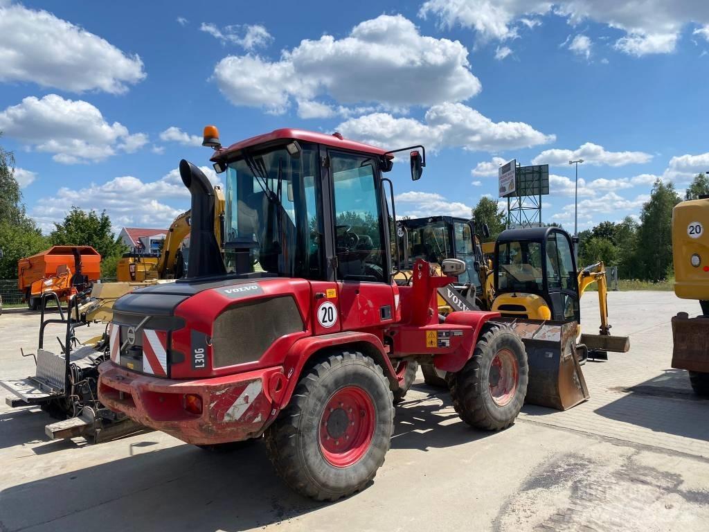 Volvo L 30 G Gumikerekes homlokrakodók
