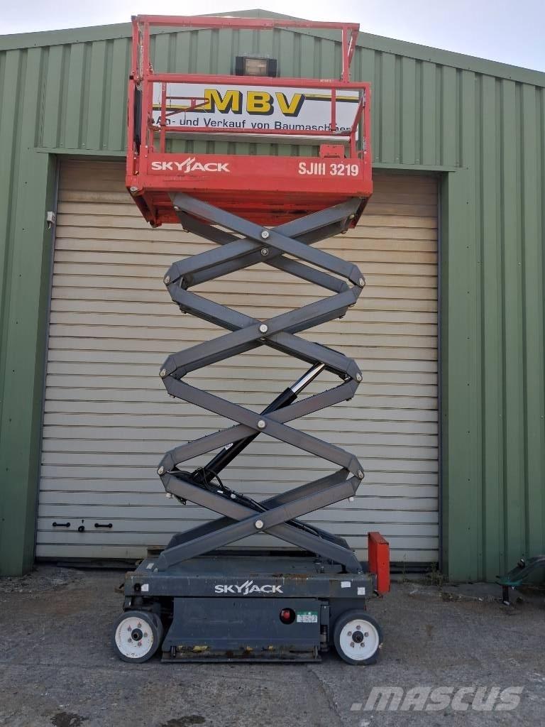 SkyJack SJ III 3219 Ollós emelők
