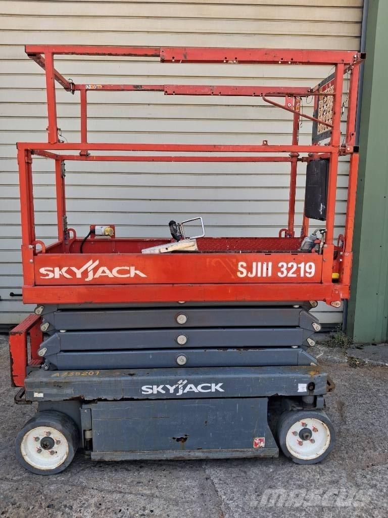 SkyJack SJ III 3219 Ollós emelők