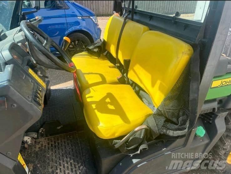John Deere XUV865M ATV-k