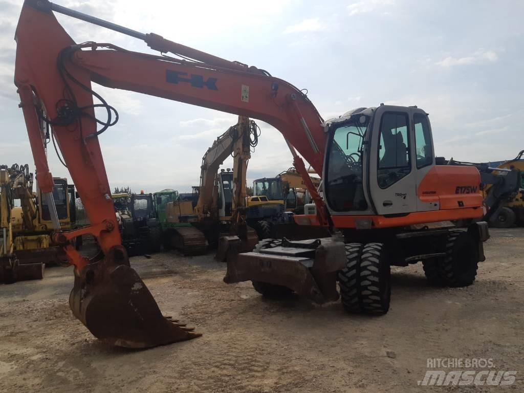 Fiat-Kobelco E175W Gumikerekes kotrók