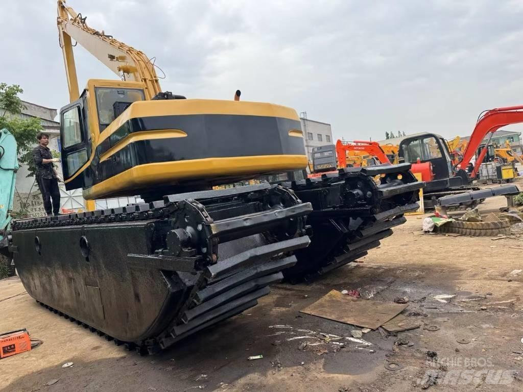 CAT 320 B L Lánctalpas kotrók