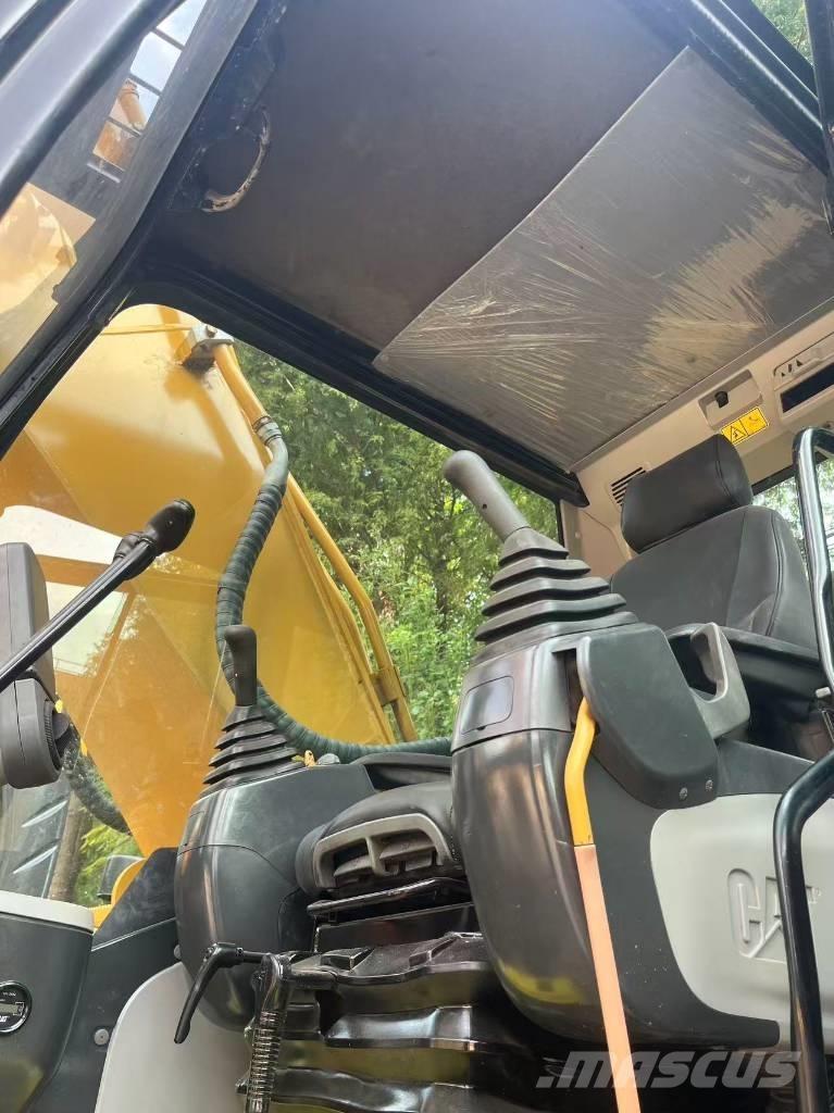 CAT 325 D L Lánctalpas kotrók